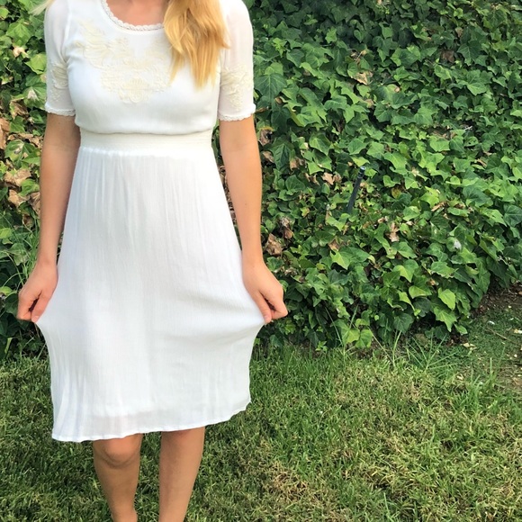 White Dress (Midi) - Picture 1 of 7